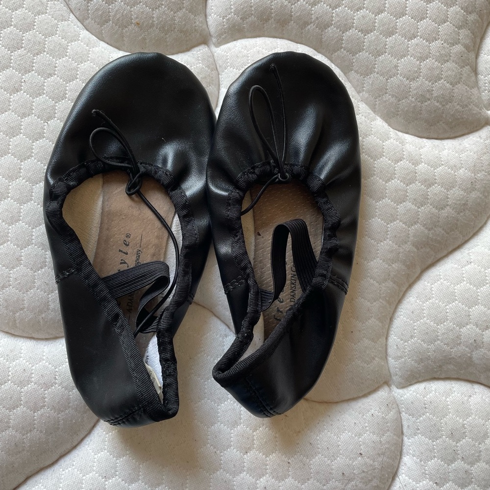 Freestyle Danskin ballet shoes